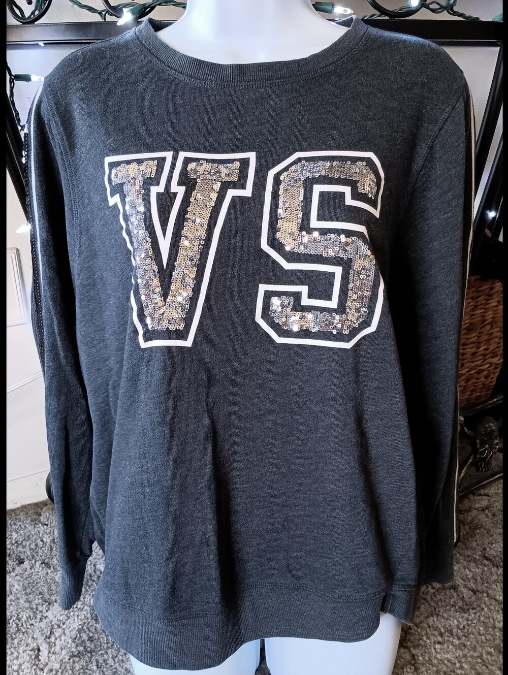 🖤 Victoria's Secret Fashion Show London 2015 Sequin Pullover Small S Gray VS